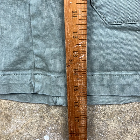 Sanctuary Olive Green Skirt
Size: 31 - Picture 6 of 6